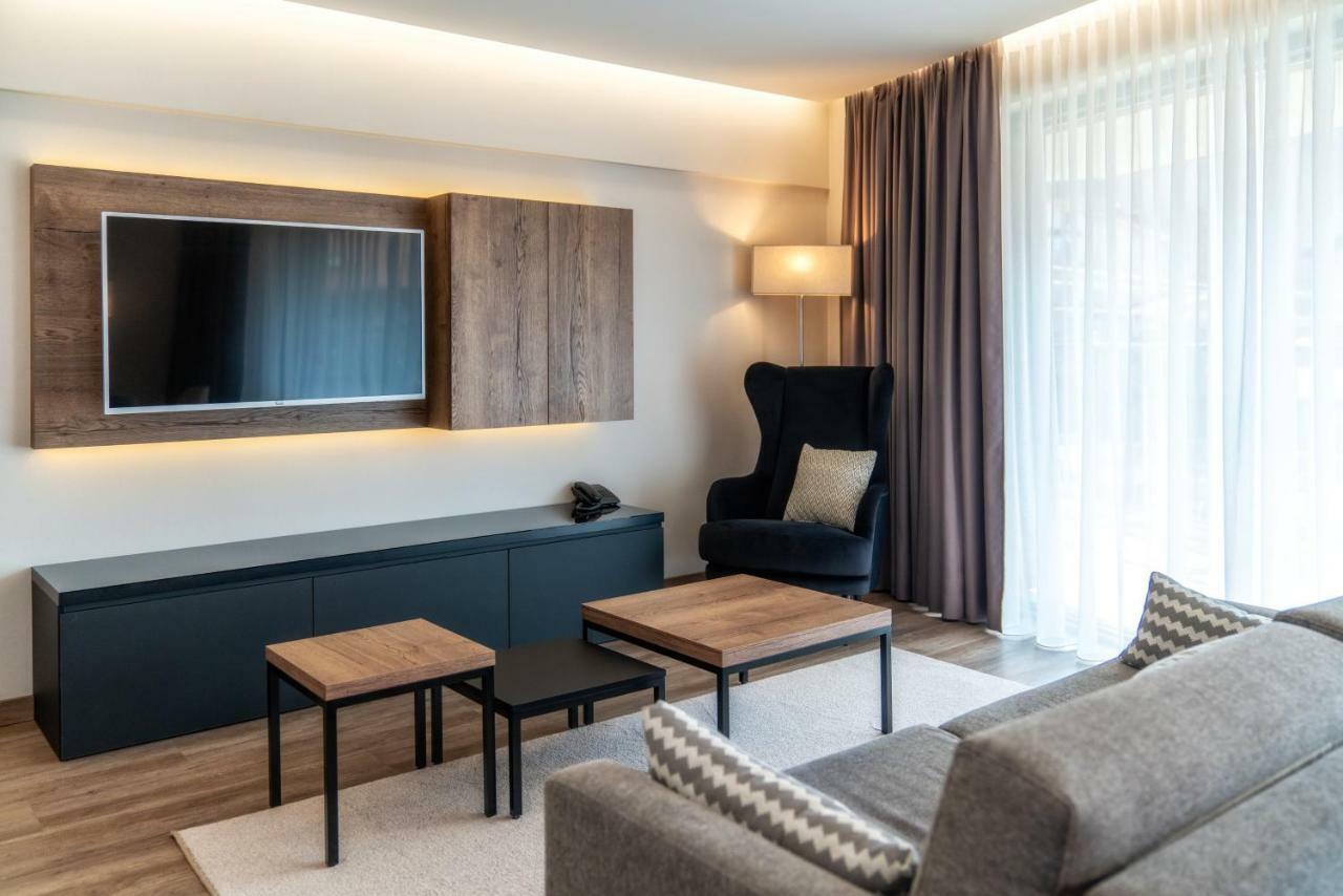 Meta Aparthotel 3*