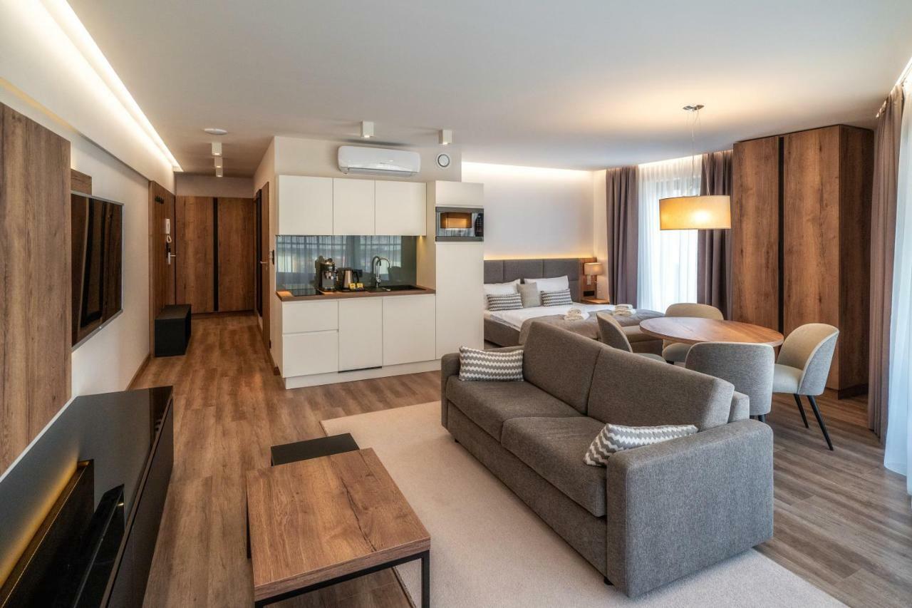 Meta Aparthotel 3*
