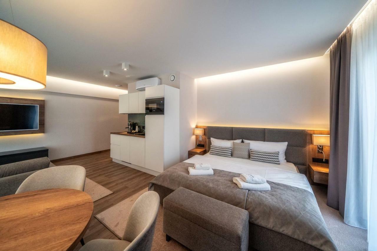 Meta Aparthotel 3*