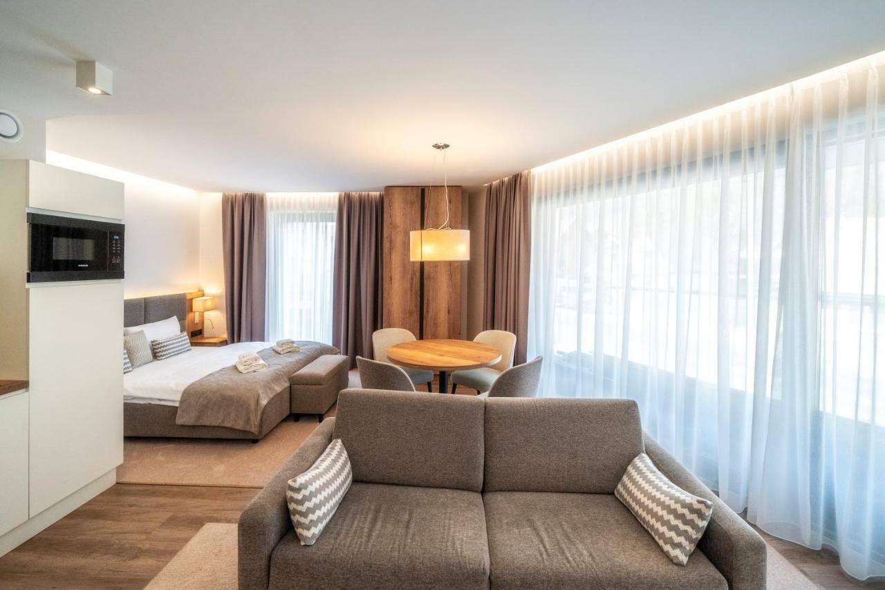 Meta Aparthotel 3*